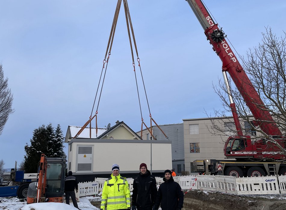  Kraninstallation technischer Komponenten bei Renfert