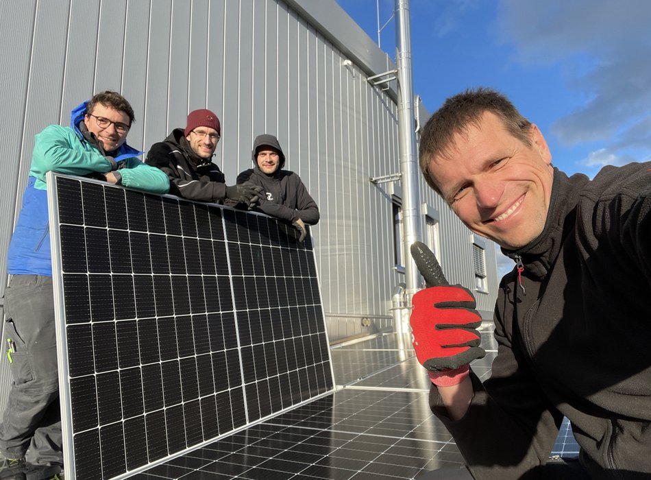  Installation von PV-Modulen bei Renfert